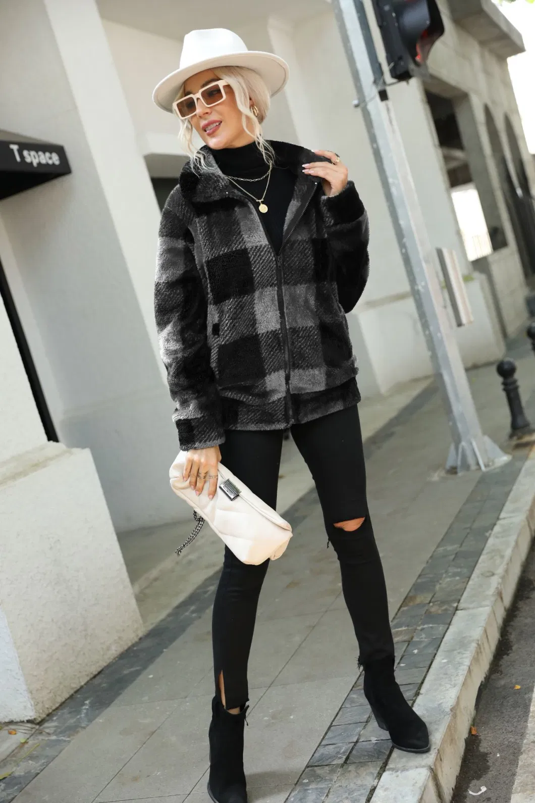 Autumn and Winter Lady Long Sleeve Standing Collar Cardigan Women′s Plaid Regular Long Plush Zipper Two Side Brushed Fleece Coat